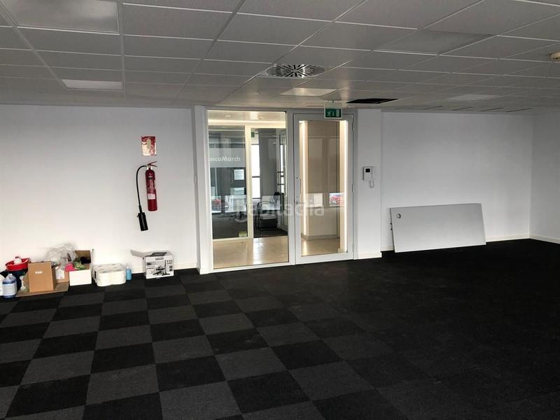 Foto f2e80bbb-21ca-4bb5-b8c0-440923cc0a62. Oficina en gremi de ferrers 35 polig.industrial son castello en Palma de Mallorca