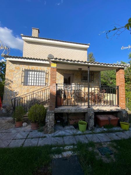 Foto 08c9fb28-854b-4af5-8d8f-3681d6f9aa00. Casa amb calefacció a Trijueque
