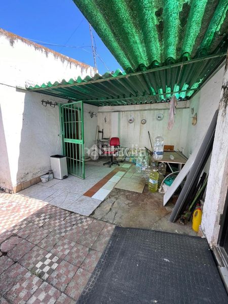 Foto 06e0f00c-973d-4e8a-8eba-bb7a042493d8. Casa aparellada a Isla Chica Huelva
