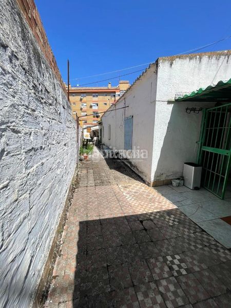 Foto 6b3cddd1-f2c0-4d6c-a889-acea1cbba492. Casa aparellada a Isla Chica Huelva