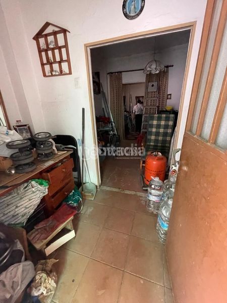 Foto c5da390a-8b53-4e7f-a8b3-73935d079d9c. Casa aparellada a Isla Chica Huelva