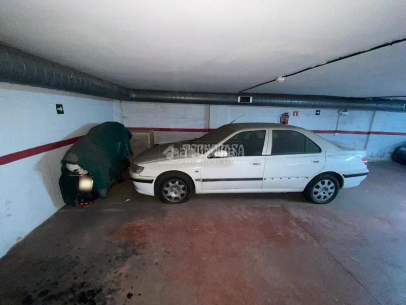Foto 742b3160-41f3-4781-a493-7b23122a5d09. Parking voiture dans Isla Chica Huelva