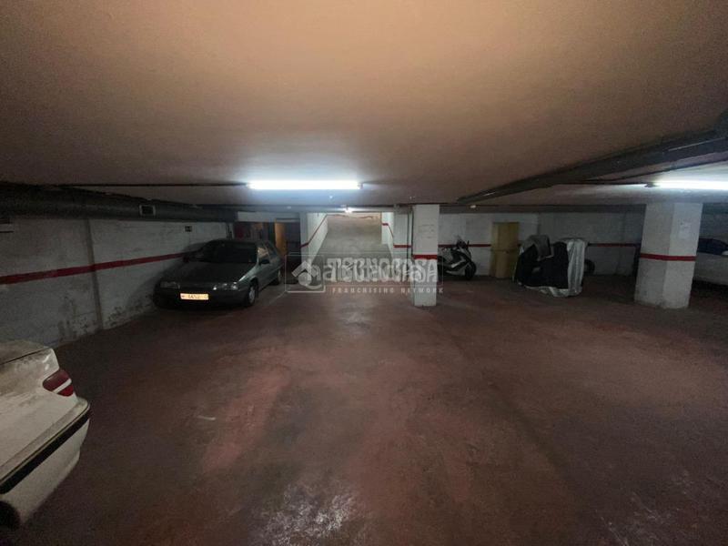 Foto 9056ead5-cc87-4014-87b0-8947977ae7f2. Parking voiture dans Isla Chica Huelva