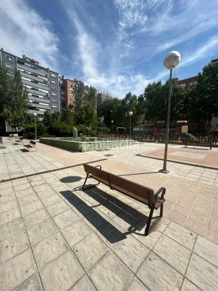 Foto dbd74e02-2cd4-45f7-91b7-8922aabac9d4. Autoparkplatz in Centro Fuenlabrada