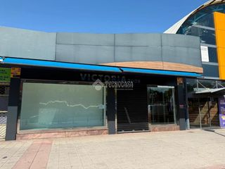 Local Comercial en Fuenlabrada II-El Molino. Tienda en venta en fuenlabrada