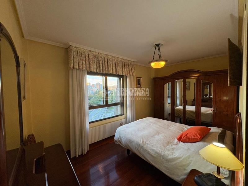 Foto f1244f32-82f8-4871-b339-e07cbed9b886. Flat with parking in Txurdinaga Bilbao