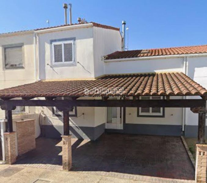 Foto 96309ca0-506a-4f92-9c92-22b8163290ed. Casa con riscaldamento parcheggio piscina in Pinseque