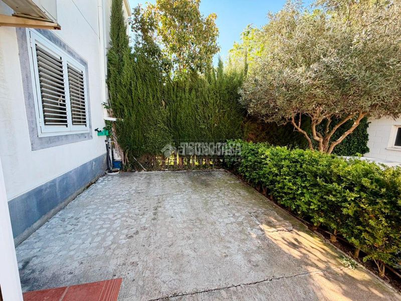 Foto f9b9355a-3a20-475f-9555-59512fd33770. Casa con riscaldamento parcheggio piscina in Pinseque