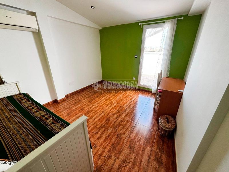 Foto 283db380-1744-4570-ade0-1bd87a659425. Casa aparellada a Ejea de los Caballeros