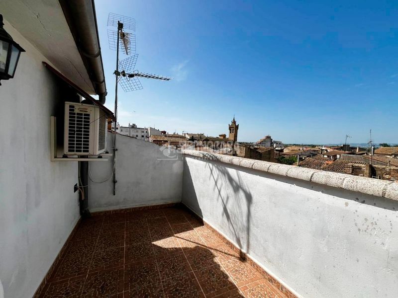 Foto 8fd054b3-33ad-40d3-b20a-8c1dfc921b50. Casa aparellada a Ejea de los Caballeros