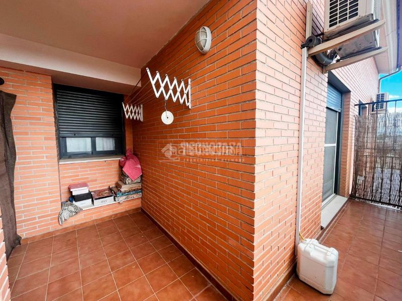 Foto 604a3f18-d03c-44d6-80b5-6f3b5675520c. Casa aparellada amb calefacció a Pinseque