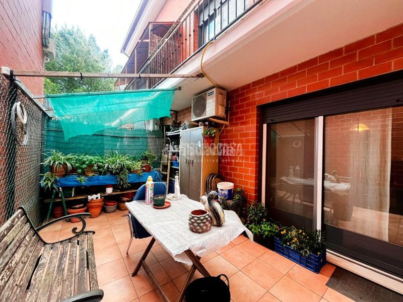 Foto 733e8687-c094-43ba-b036-e0fd36d797ea. Casa aparellada amb calefacció a Pinseque