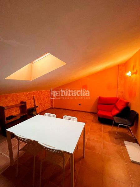 Foto a64bbc7c-0cfb-4392-9b94-b3a6068d9826. Casa aparellada amb calefacció a Pinseque