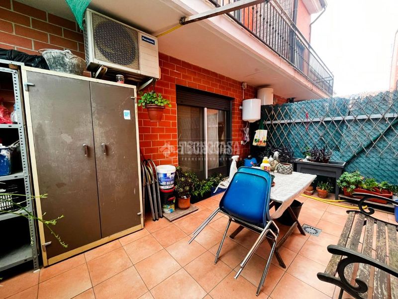 Foto e9f3daa4-a392-4505-b293-eac3c8ba6449. Casa aparellada amb calefacció a Pinseque