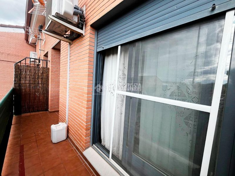 Foto f49f6d25-bd2b-45da-815a-bdd8e4c3210f. Casa aparellada amb calefacció a Pinseque