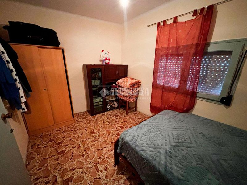 Foto 273af8d2-bac3-49ff-8fe2-faaaca398604. Casa aparellada a Ejea de los Caballeros