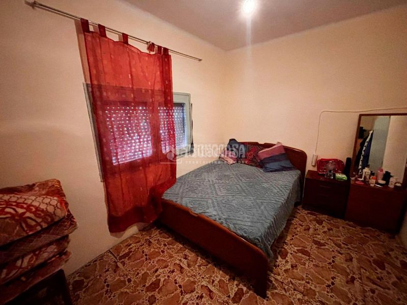 Foto 5564f620-4570-47c4-b8ec-764018cb11f7. Casa aparellada a Ejea de los Caballeros