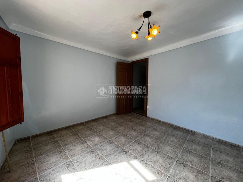 Foto 95a5932f-be6e-4a19-9837-f5a39245aa46. Casa aparellada a Bárboles