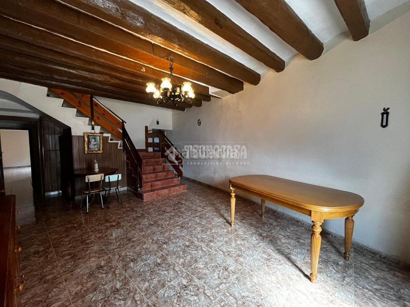 Foto 97d1b02a-3b5b-4dee-851a-240d26d109e1. Casa aparellada a Bárboles