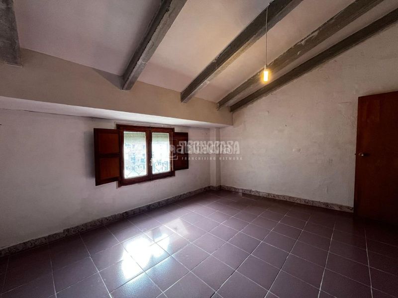 Foto c8838100-453f-4aec-8d4d-5c7fec23cade. Casa aparellada a Bárboles