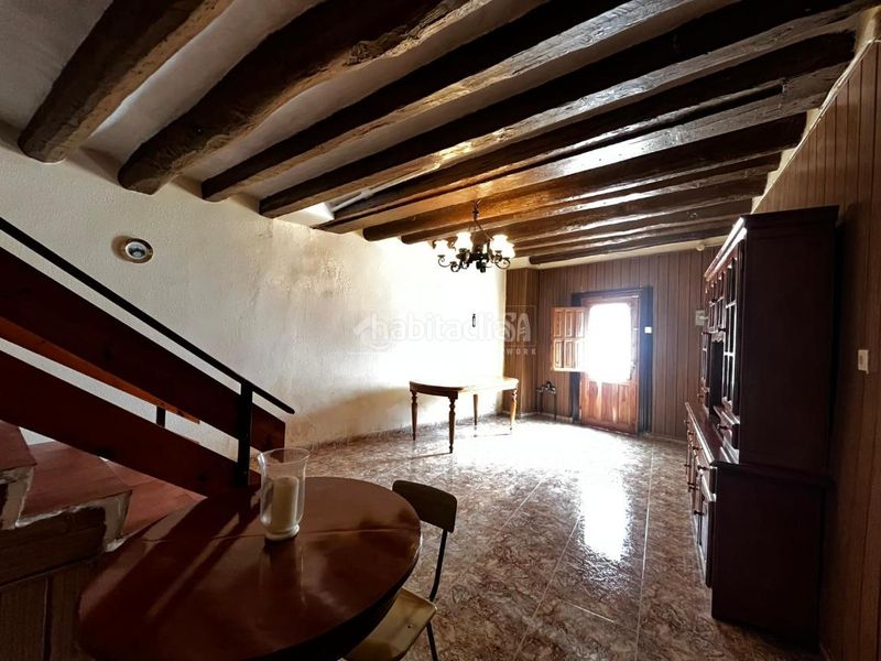Foto d79a0d38-121e-4654-8690-bb59418dddd3. Casa aparellada a Bárboles