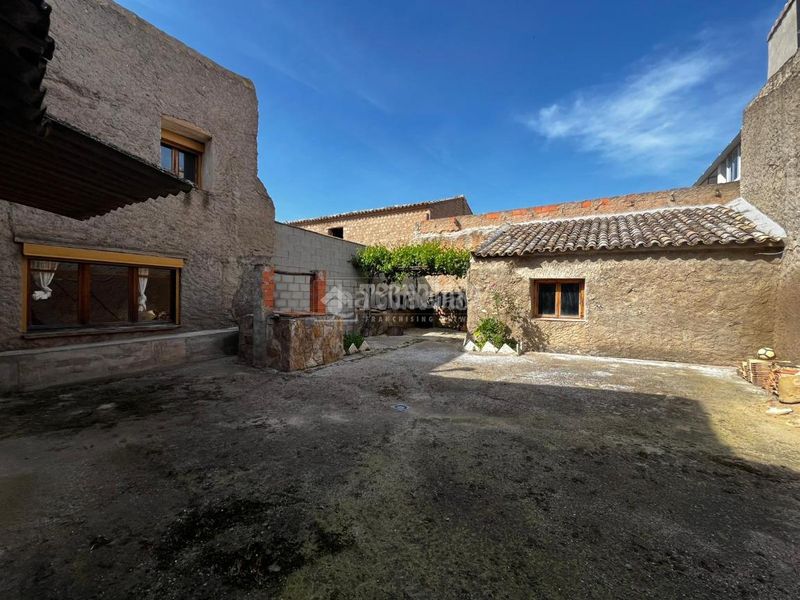 Foto d90e9d2e-de99-4a7b-ab4a-14a7534ab9f4. Casa aparellada a Bárboles