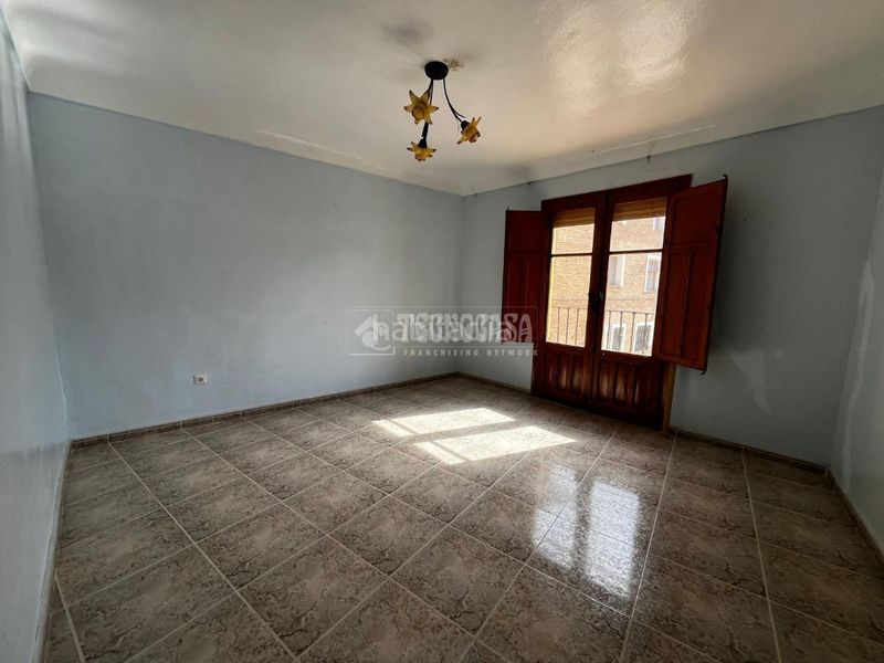 Foto e4364b0b-9914-42a2-96f4-78152bce6c47. Casa aparellada a Bárboles