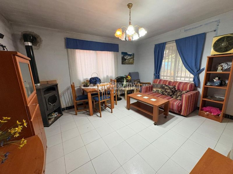 Foto 06b8d988-672b-442a-8c16-a0158f4f11d8. Casa amb piscina a Garrapinillos Zaragoza