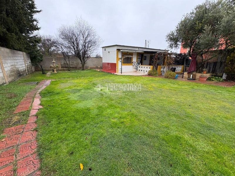 Foto 473dd0df-bc37-4233-b172-40a97721a917. Casa amb piscina a Garrapinillos Zaragoza