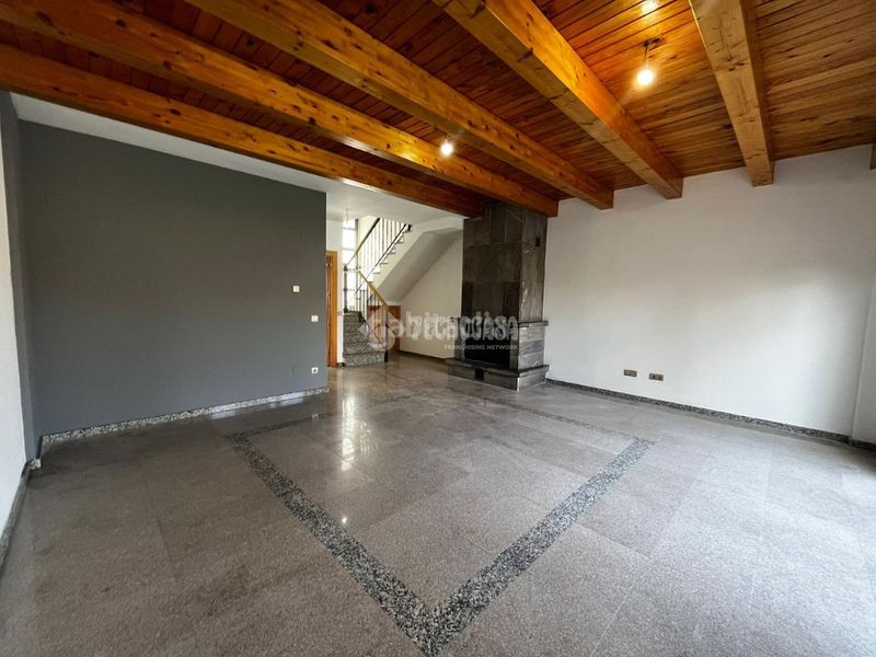 Foto 4f39d6b0-34bb-4f12-850f-2ebb534ef5fd. Casa  en venta en Grisén