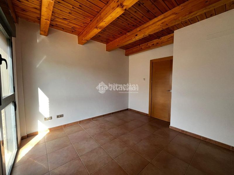 Foto c516cc12-e584-463e-8c05-0b45e76f0039. Casa  en venta en Grisén