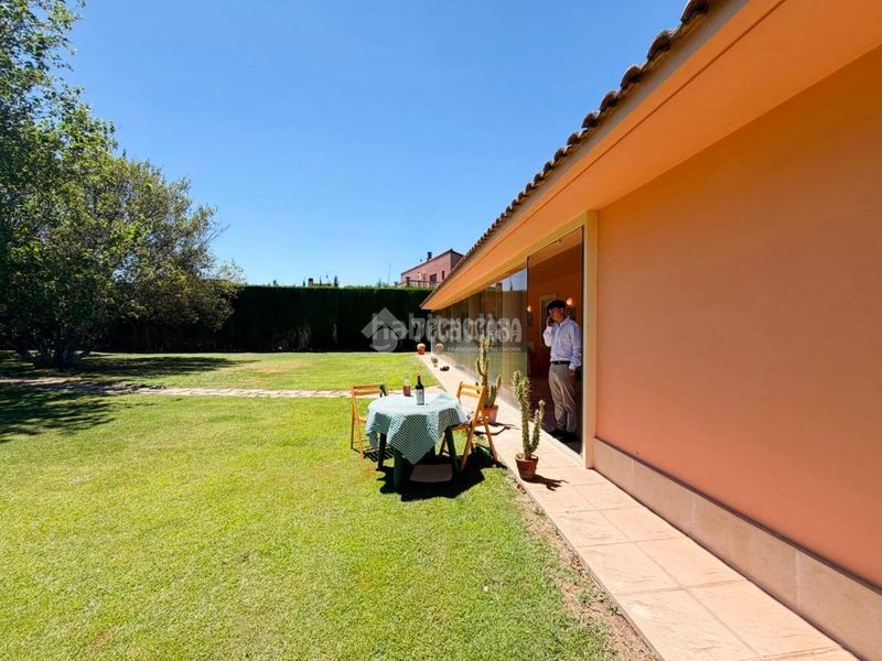 Foto cc2316c5-592d-4e92-abd2-e9c5cd90e3e8. Casa amb aparcament piscina a Garrapinillos Zaragoza