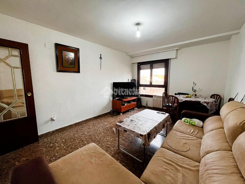Foto 07315f01-eb83-4644-9ba0-875bb3693899. Piso  en venta en Alagón