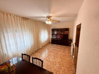 Maison jumelée à Casetas-Villarrapa. Casa en venta en zaragoza