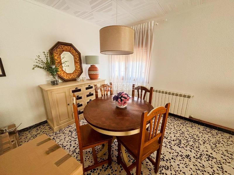 Foto 73f61a01-f6a5-490f-871d-8f61b6ba2c0f. Casa aparellada amb calefacció aparcament a Tauste