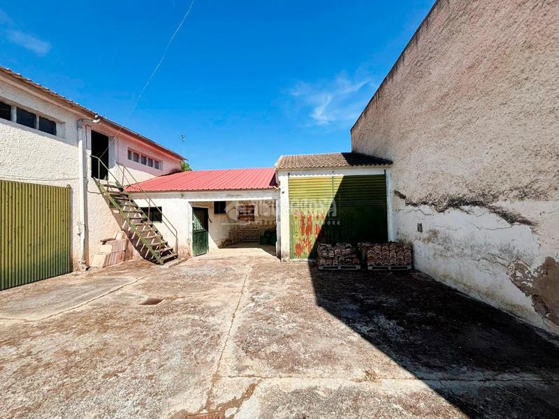 Foto acf9fde3-91a2-475c-953e-00e4fc68ca9a. Casa aparellada amb calefacció aparcament a Tauste