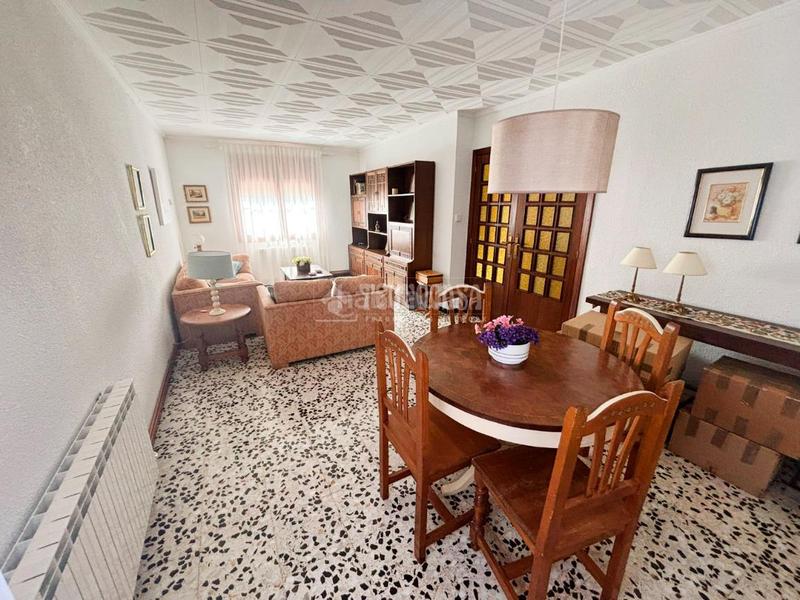 Foto cf1da756-b906-47f0-9d6b-45d0b0bbe11e. Casa aparellada amb calefacció aparcament a Tauste