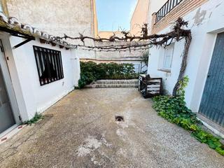 Maison jumelée à Alagón. Casa en venta en alagón