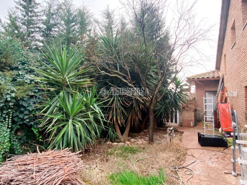 Foto 4f7e0f8e-5105-4dd9-9d87-391f6138c673. Casa aparellada amb calefacció aparcament a Sobradiel