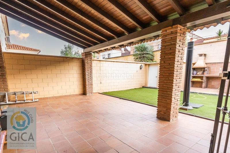 Foto 23f74d3e-03db-4651-954e-81ec79901993. Casa aparellada amb aparcament a La Granja - La Colina - Los Pastores Algeciras