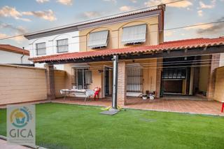 Maison jumelée  Calle calle de nicolás copérnico. Pareado en venta en la menacha