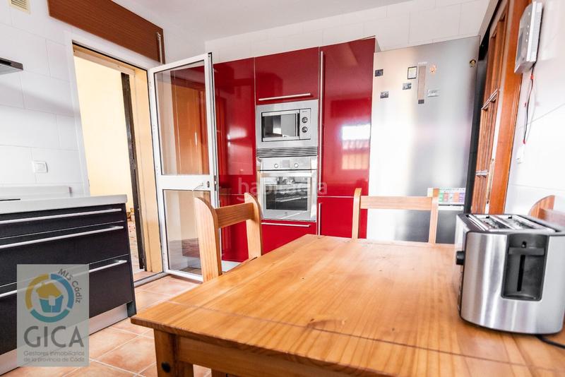 Foto 6f8f8a8d-f604-40aa-a33e-c70ac3c1ddb3. Casa aparellada amb aparcament a La Granja - La Colina - Los Pastores Algeciras