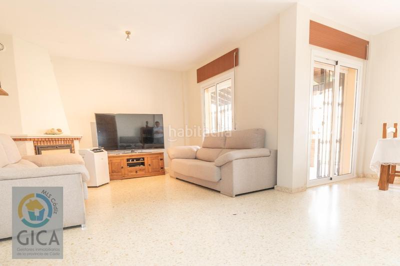 Foto a6a7189f-af0e-4858-9e79-142fd85dd41c. Casa aparellada amb aparcament a La Granja - La Colina - Los Pastores Algeciras