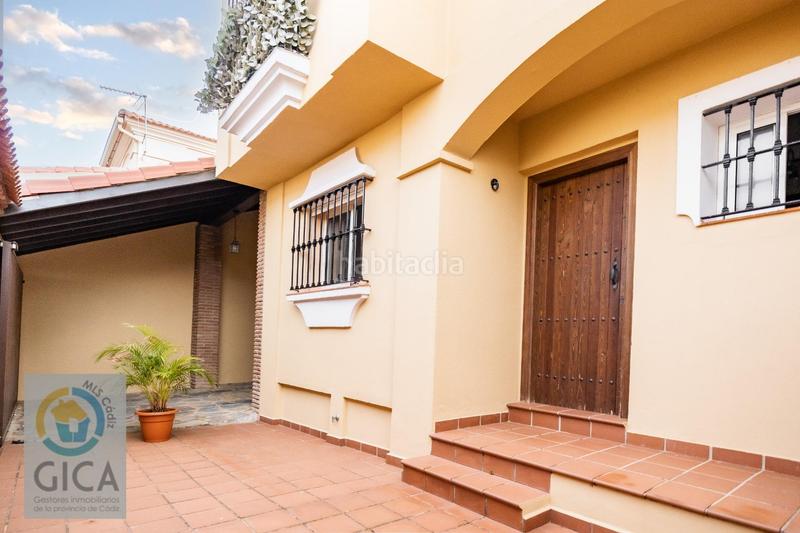 Foto a7f8b4a0-11b9-4e83-941d-e8858e863d6d. Casa aparellada amb aparcament a La Granja - La Colina - Los Pastores Algeciras