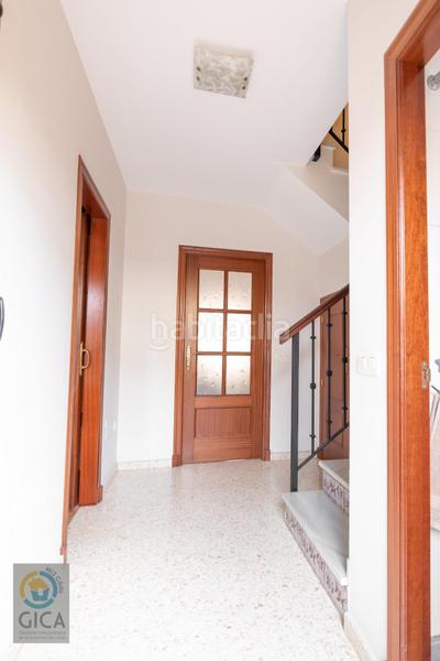 Foto b0e0aa6a-5b71-426b-b1cf-98b7b09f9a8d. Casa aparellada amb aparcament a La Granja - La Colina - Los Pastores Algeciras