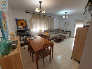 Pis  Rafael montoya joya. Fantástico piso junto corte inglés