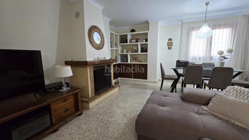 Foto 7399a647-0aed-4388-9813-e8cf09213679. Casa adossada amb aparcament a San José-San Bernardo Línea de la Concepción (La)