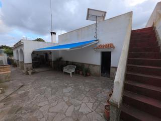 Bauernhof in Barrios (Los). Casa rústica con terreno y uso consolidado en entorno natural  l