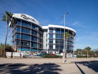 Miete Autoparkplatz in Avenida de los empresarios 80. Alquiler de  plazas de garaje en centro de negocios azabache, ju