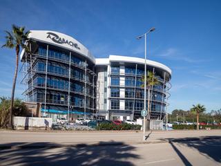 Car parking in Avenida DE LOS EMPRESARIOS 80